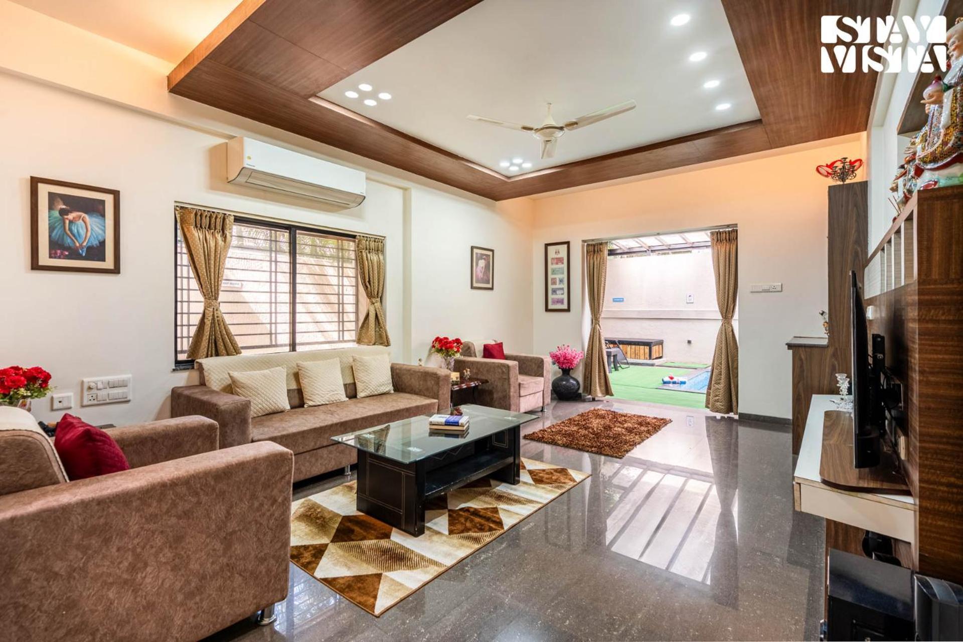 Serenity Meadows With Pool By Veo - Part Of Stayvista Nashik Exteriör bild